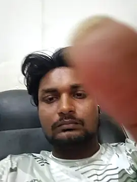Snapshot of Gujju_here chatting on August 4, 6:49 am Gujju here online show from August 4, 6:49 am