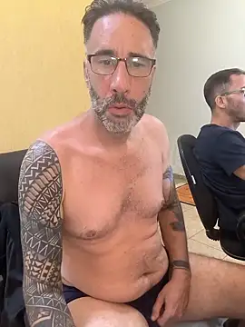 visualizechat online show from May 11, 4:04 pm