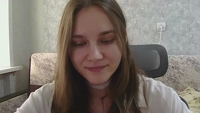 Snapshot of DolcezzaCream chatting on July 7, 10:52 am DolcezzaCream online show from July 7, 10:52 am
