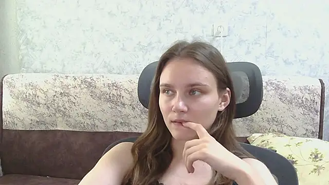 Snapshot of DolcezzaCream chatting on July 28, 11:17 am DolcezzaCream online show from July 28, 11:17 am