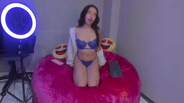 Snapshot of Jary_nova chatting on May 12, 12:13 pm Jary nova online show from May 12, 12:13 pm