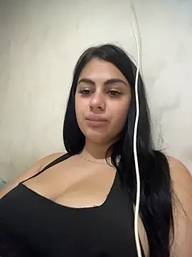 LilyLovell online show from May 28, 7:33 pm