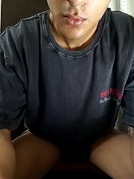 Snapshot of skinny_raj chatting on May 16, 7:34 pm skinny raj online show from May 16, 7:34 pm