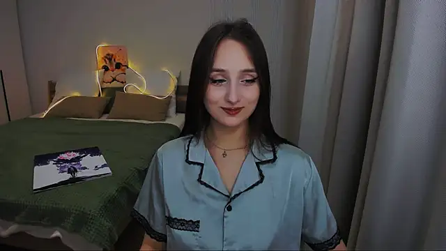 JulietteMonli online show from June 29, 7:14 pm