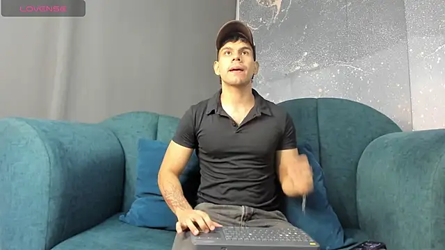Snapshot of Derek_Voss chatting on June 9, 12:06 pm Derek Voss online show from June 9, 12:06 pm