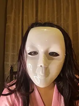 misscocoluxe online show from June 20, 5:49 pm