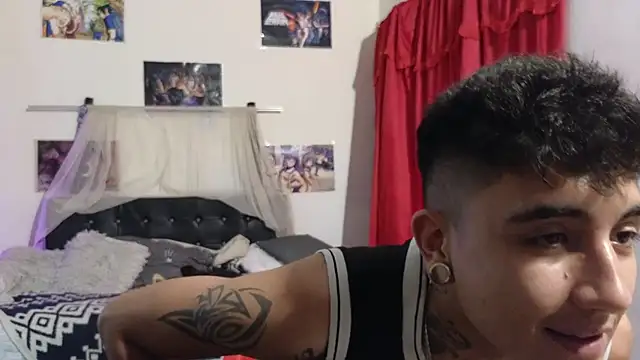 Snapshot of charles_carterxxx chatting on May 4, 11:45 pm charles carterxxx online show from May 4, 11:45 pm