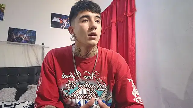Snapshot of charles_carterxxx chatting on June 4, 7:53 pm charles carterxxx online show from June 4, 7:53 pm