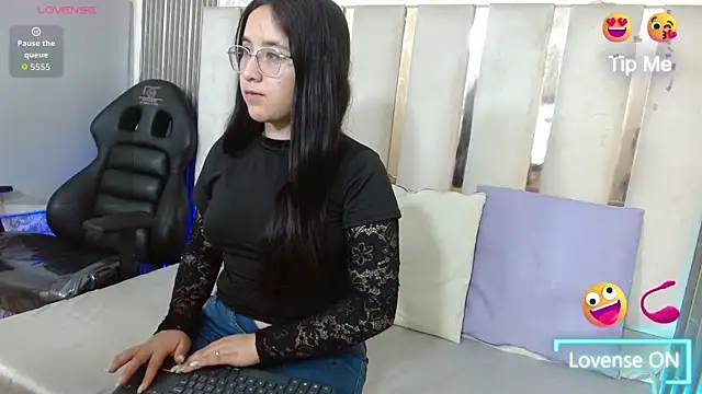 MADDISSON TAY online show from June 22, 11:51 am