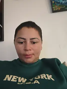 Snapshot of romina23 chatting on June 8, 9:04 pm romina23 online show from June 8, 9:04 pm