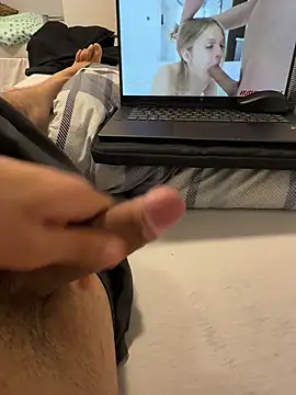 Snapshot of Wolf_18cm chatting on May 16, 6:07 pm Wolf 18cm online show from May 16, 6:07 pm