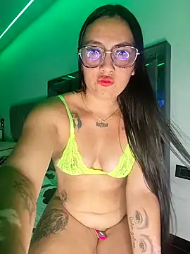 valeryrouse27 online show from April 27, 11:58 pm