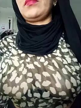 Snapshot of nadia__abaud chatting on January 8, 2:57 am nadia  abaud online show from January 8, 2:57 am