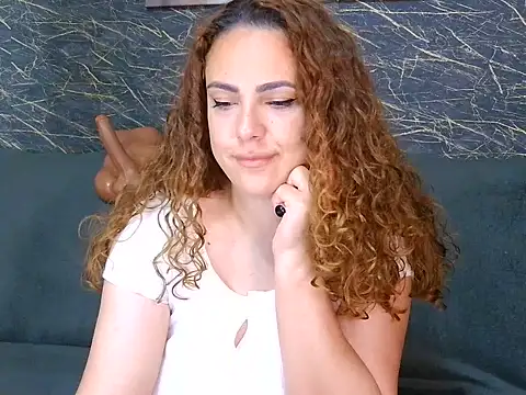 Snapshot of curlygirl35 chatting on June 10, 9:57 pm curlygirl35 online show from June 10, 9:57 pm