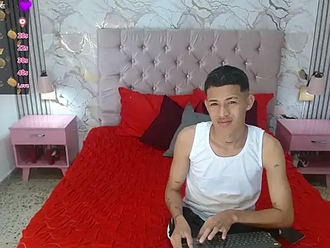 Snapshot of PhillipCox chatting on May 15, 12:34 pm PhillipCox online show from May 15, 12:34 pm