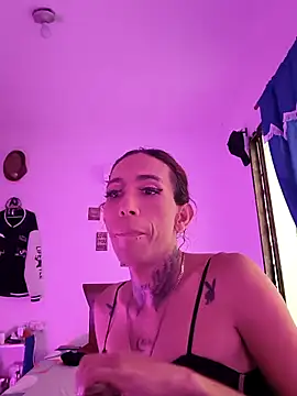 Snapshot of sexx_goddess chatting on May 3, 10:27 pm sexx goddess online show from May 3, 10:27 pm