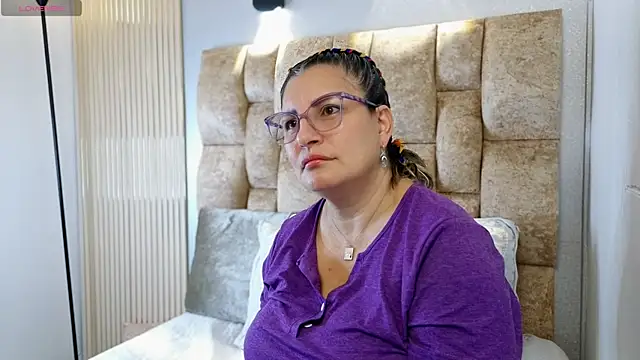 Snapshot of Carolina_crus_ chatting on June 7, 11:03 am Carolina crus online show from June 7, 11:03 am