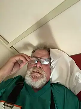 Snapshot of Caesar_Baxter chatting on July 19, 10:24 pm Caesar Baxter online show from July 19, 10:24 pm