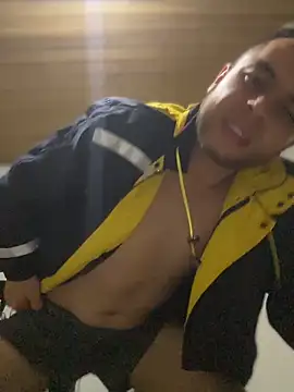 SUZUIRYOTA online show from April 29, 7:45 am