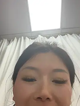 Snapshot of milkwine chatting on June 2, 6:32 pm milkwine online show from June 2, 6:32 pm