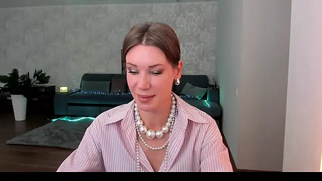 Snapshot of miababemi09 chatting on June 5, 4:19 am miababemi09 online show from June 5, 4:19 am