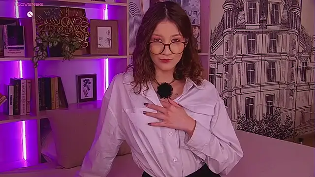 Aria Alves online show from June 13, 4:49 pm