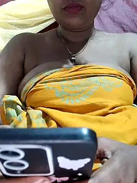 Snapshot of Gulapi_N chatting on May 15, 11:56 pm Gulapi N online show from May 15, 11:56 pm