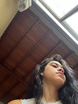 mia moonna online show from July 16, 11:49 am