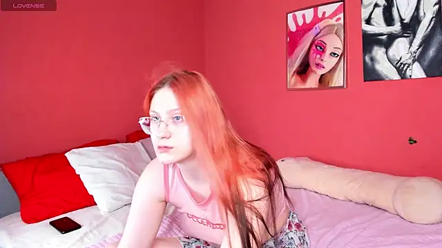 Snapshot of Queen_Milena chatting on June 29, 3:02 am Queen Milena online show from June 29, 3:02 am