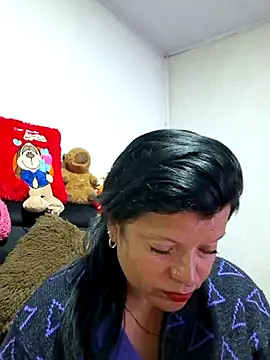 Snapshot of Samantha_Kieran chatting on June 4, 11:55 pm Samantha Kieran online show from June 4, 11:55 pm