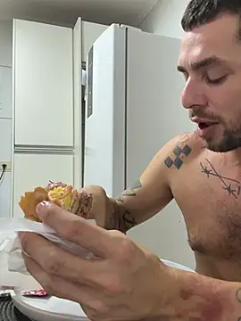 vitor souz online show from April 30, 3:13 am