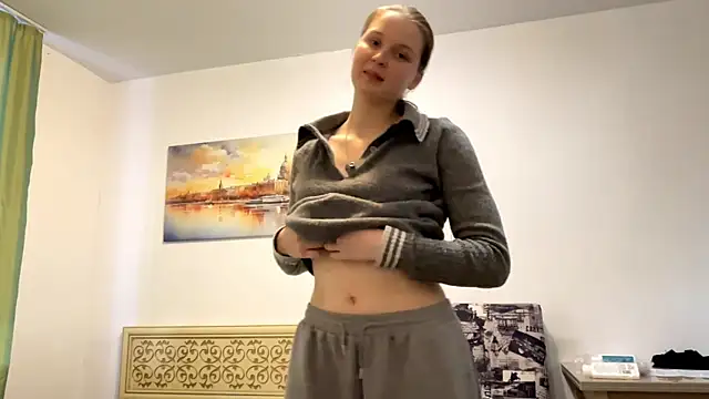 LongChillGerl online show from May 13, 12:57 pm