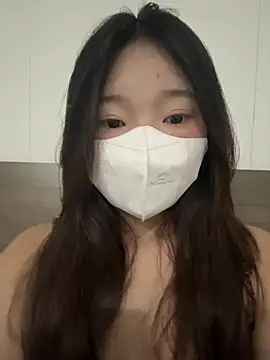 Snapshot of Ni_Tran chatting on July 7, 6:23 pm Ni Tran online show from July 7, 6:23 pm