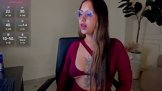 Snapshot of MayaLee_ chatting on June 13, 3:15 am MayaLee online show from June 13, 3:15 am