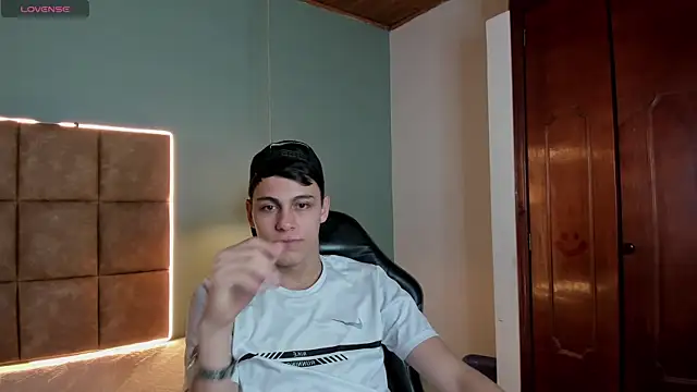 Snapshot of Ethanx18_ chatting on June 29, 9:04 pm Ethanx18 online show from June 29, 9:04 pm