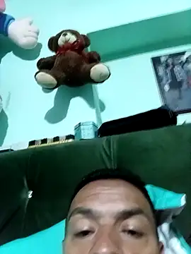 Snapshot of Albert_baby chatting on April 29, 2:37 am Albert baby online show from April 29, 2:37 am