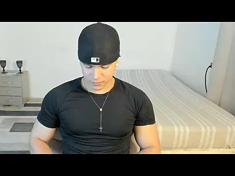 Snapshot of sant_wahlberg chatting on June 7, 1:43 am sant wahlberg online show from June 7, 1:43 am
