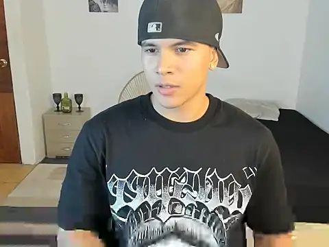 Snapshot of sant_wahlberg chatting on July 23, 10:40 pm sant wahlberg online show from July 23, 10:40 pm
