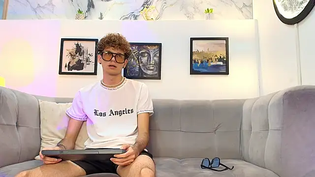 KING BOYS2026 online show from June 3, 1:52 am