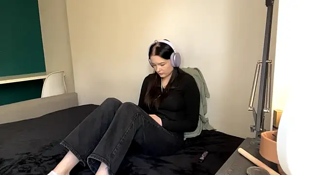 AmbientInvalid online show from April 30, 1:06 pm