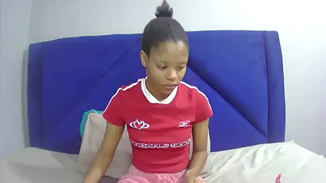 Snapshot of TheSexyBibi chatting on July 6, 6:10 am TheSexyBibi online show from July 6, 6:10 am