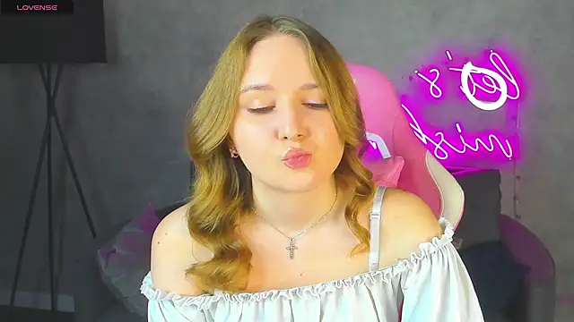 Emmaa Kimm online show from June 22, 12:56 am