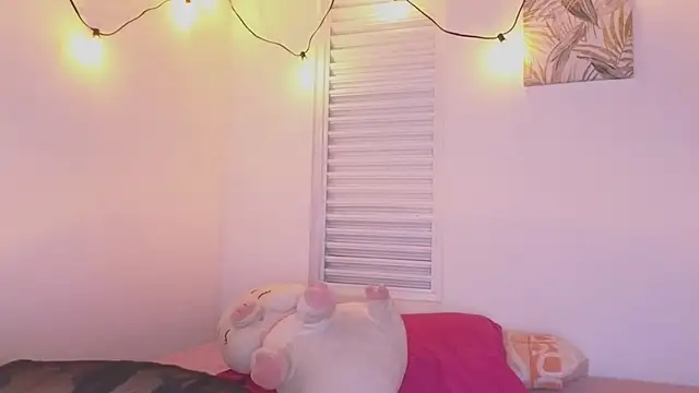 Snapshot of VictoriaaLopez chatting on June 23, 7:01 pm VictoriaaLopez online show from June 23, 7:01 pm