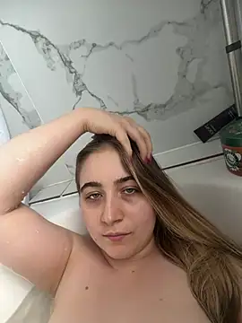 Snapshot of Taylormillie471 chatting on May 8, 1:16 pm Taylormillie471 online show from May 8, 1:16 pm