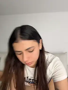 Snapshot of EmilyCxx chatting on July 8, 12:04 am EmilyCxx online show from July 8, 12:04 am