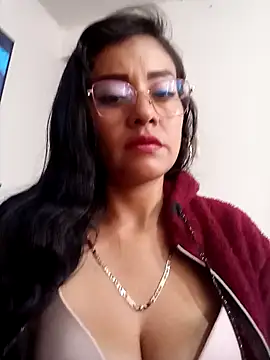 Snapshot of mili_hotty chatting on June 2, 11:45 am mili hotty online show from June 2, 11:45 am