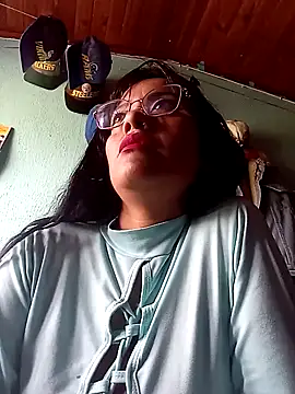 Snapshot of mili_hotty chatting on June 10, 2:27 pm mili hotty online show from June 10, 2:27 pm