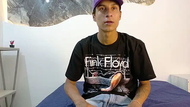 cameronsilverman online show from June 9, 7:36 pm