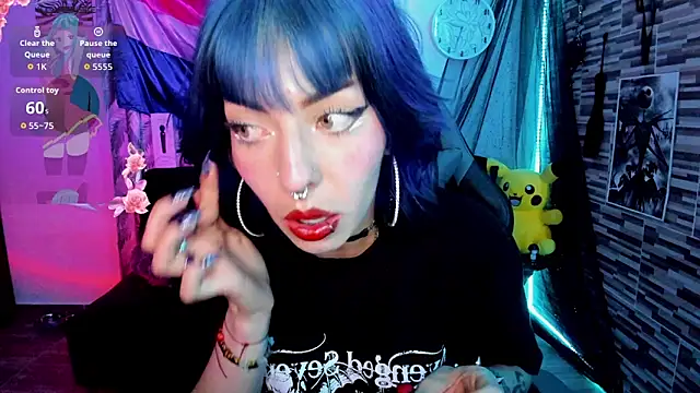 Snapshot of BlueElyxra chatting on June 12, 3:16 am BlueElyxra online show from June 12, 3:16 am
