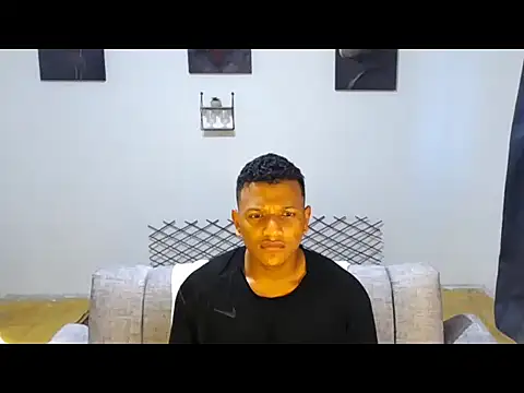 Ian Arcia online show from June 10, 10:30 pm